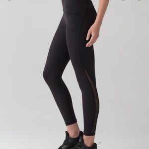 GUC - LuluLemon Train Times Black Sz 6 - 25"